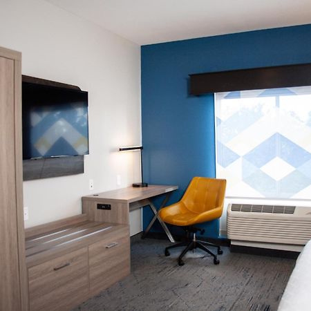 Holiday Inn Express & Suites Overland Park By Ihg Exteriör bild