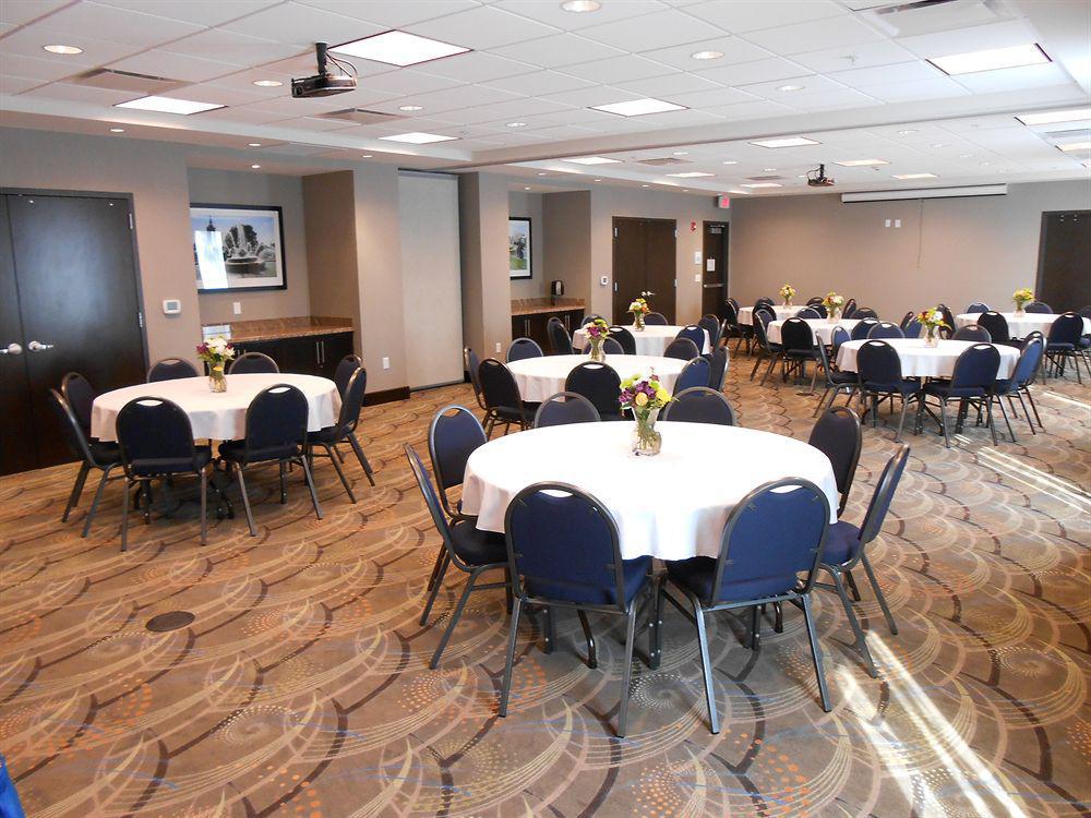 Holiday Inn Express & Suites Overland Park By Ihg Exteriör bild
