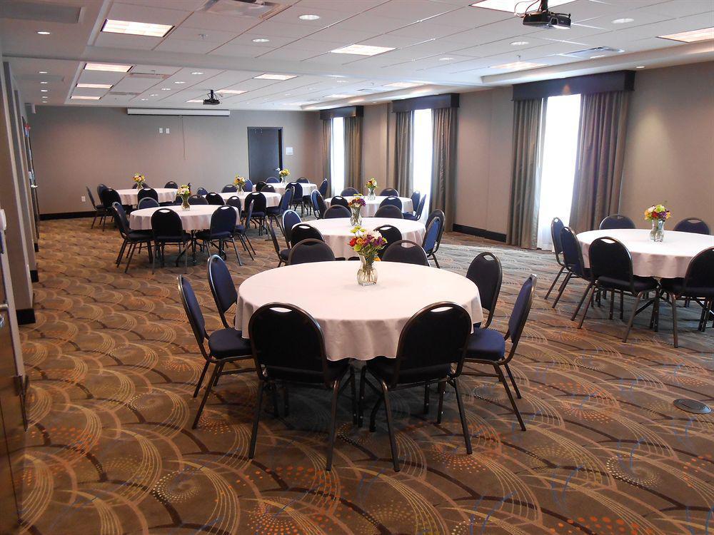 Holiday Inn Express & Suites Overland Park By Ihg Exteriör bild