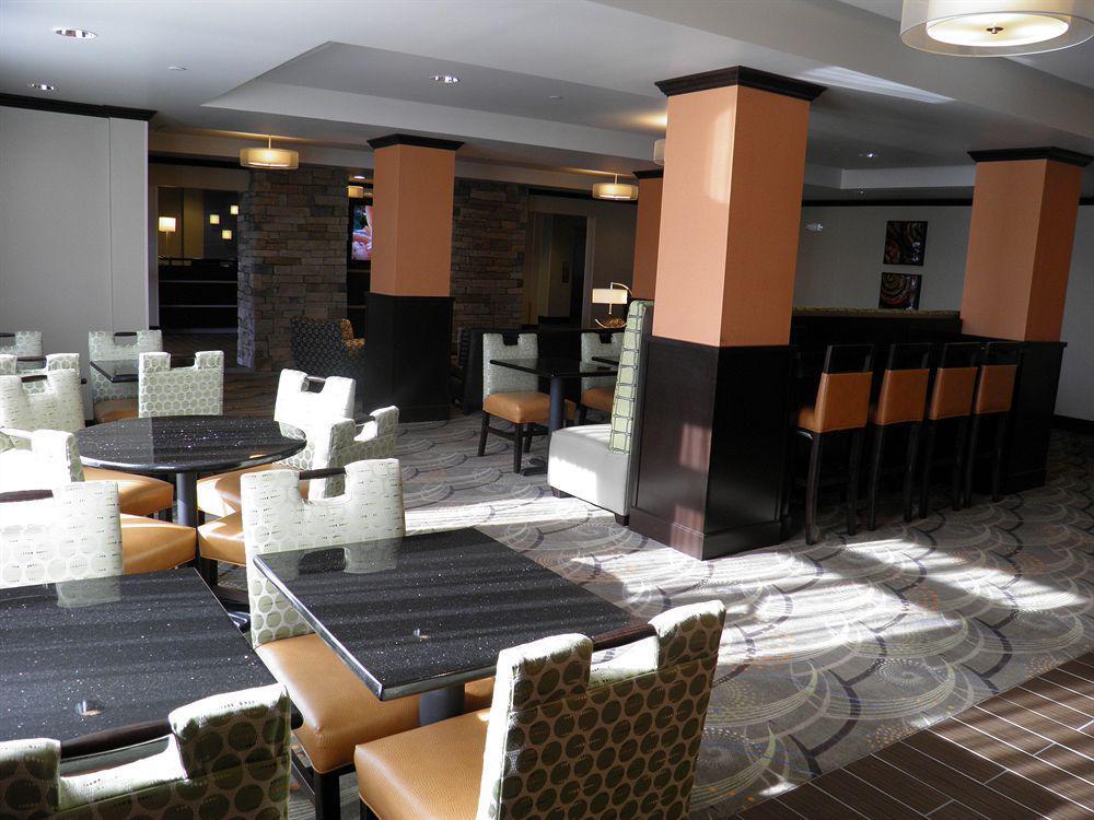 Holiday Inn Express & Suites Overland Park By Ihg Exteriör bild