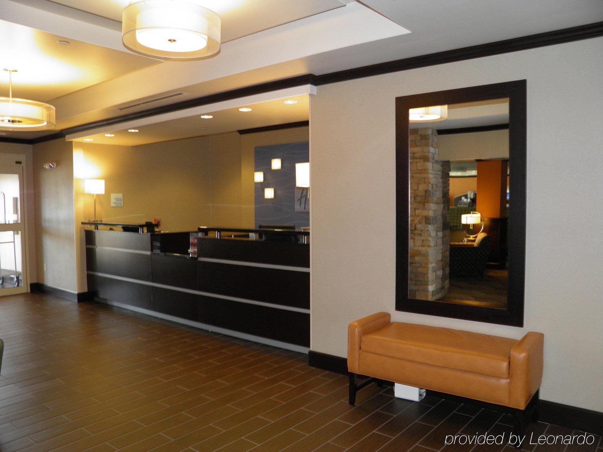 Holiday Inn Express & Suites Overland Park By Ihg Exteriör bild