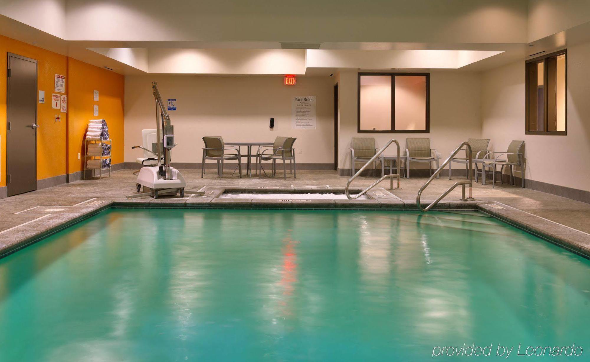 Holiday Inn Express & Suites Overland Park By Ihg Exteriör bild