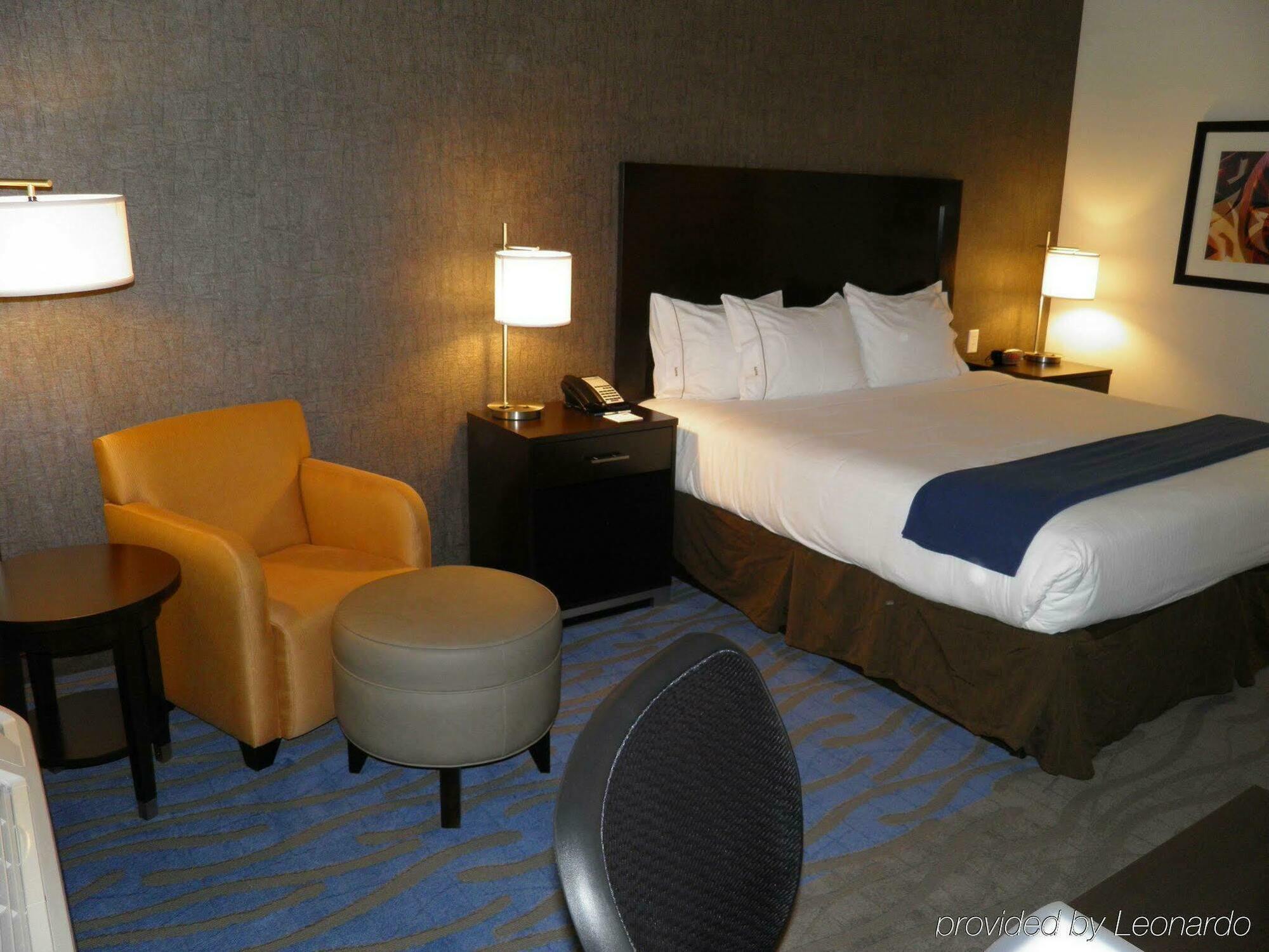 Holiday Inn Express & Suites Overland Park By Ihg Exteriör bild