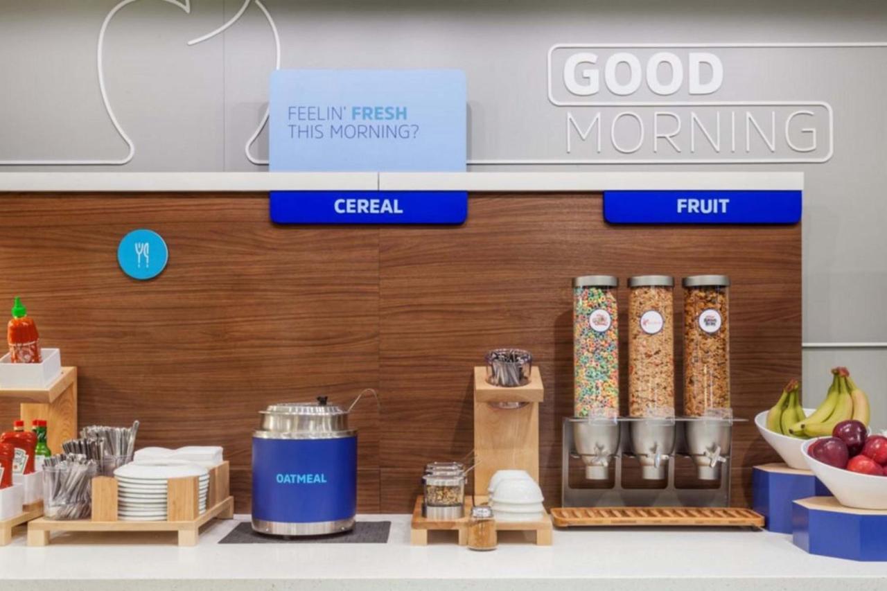 Holiday Inn Express & Suites Overland Park By Ihg Exteriör bild