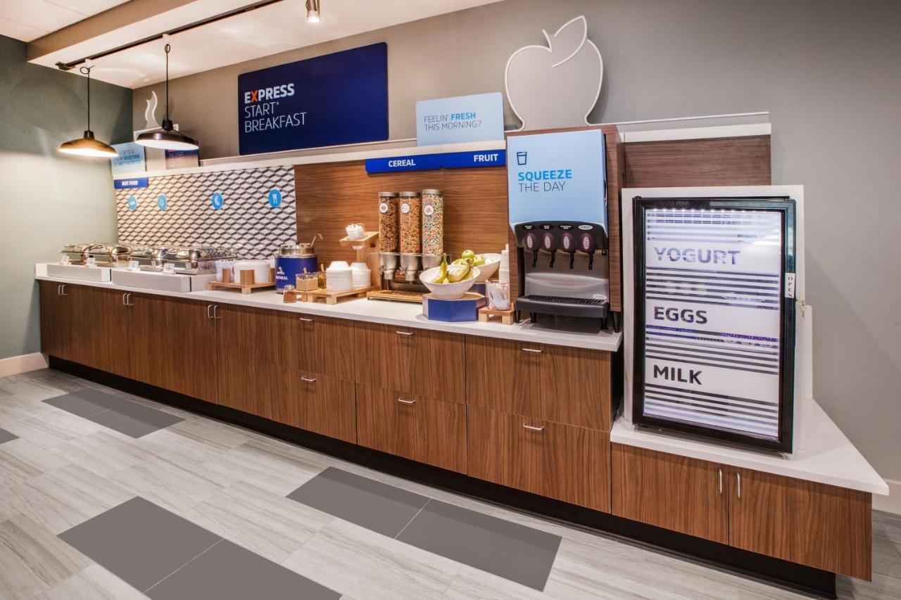 Holiday Inn Express & Suites Overland Park By Ihg Exteriör bild