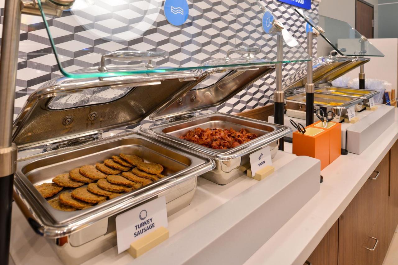 Holiday Inn Express & Suites Overland Park By Ihg Exteriör bild